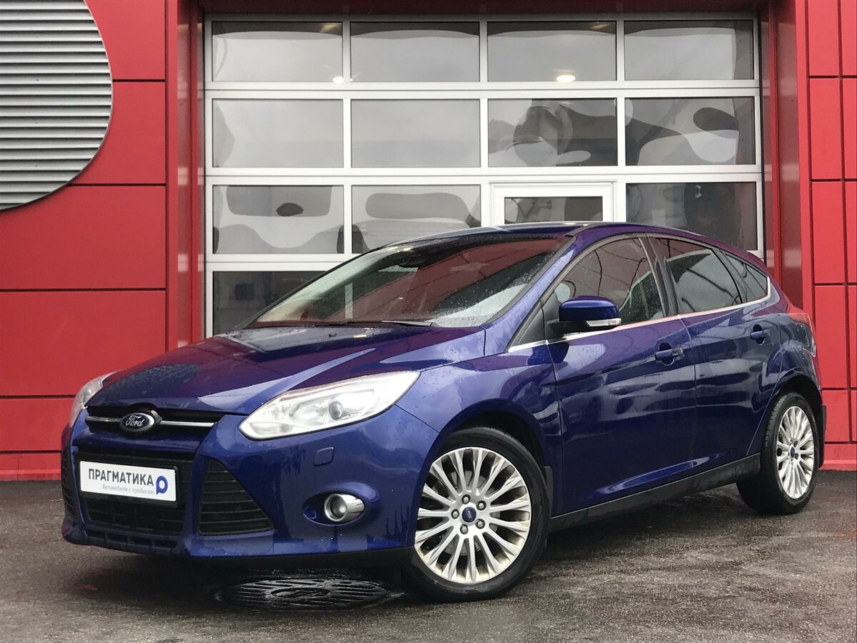 Ford Focus 2014 седан синий